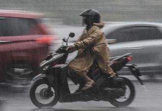 Cuaca Jakarta: Jaksel dan Jaktim Diguyur Hujan Sore Hari