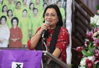 Adriana Dondokambey Raih Top Legislator Award 2022