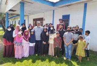 Nono Sampono Kunjungi Rumah Singgah Anak Yatim Bumi Moro
