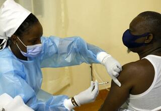 Ghana Mulai Produksi Vaksin Covid-19 Domestik pada 2024