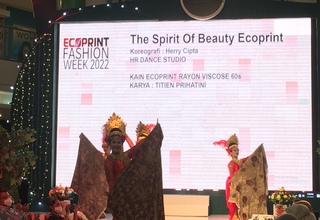 Resmi Dibuka, Ecoprint Fashion Week 2022 Usung Bahan Alami Indonesia