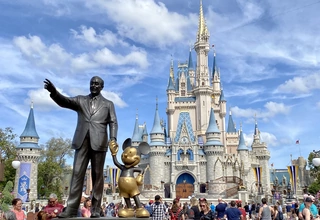 Gubernur Florida Minta Status Disney untuk Jalankan Pemerintah Lokal Dihapus