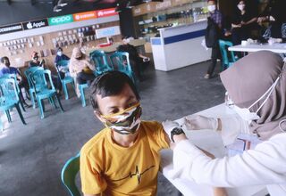 Ini Sebab Indonesia Belum Capai Target Vaksinasi Endemi WHO