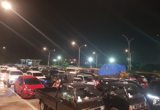 Mobil Pribadi dan Truk Logistik Mendominasi Kendaraan di Pelabuhan Merak