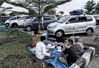 Rest Area Jadi Pemicu Kemacetan di Tol Jakarta-Cikampek 