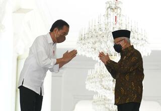 Jokowi Silaturahmi dengan Wapres di Istana Merdeka