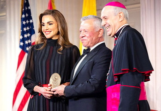 Raja Yordania dan Ratu Terima Penghargaan dari Vatikan