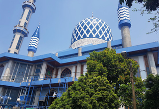 Masjid Al Azhar Sukses Kolaborasi Bagikan <em>Hampers</em> Ramadan