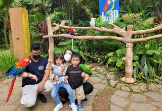 Bobby Nasution dan Keluarga Berkunjung Ke Taman Satwa Lembah Hijau Lampung