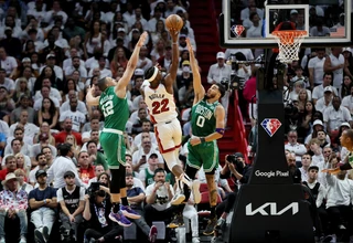 Heat Tumbang, Celtics Tantang Warriors di Final NBA
