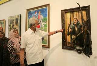 Ganjar Kunjungi Pameran Lukisan Pesona Budaya Nusantara