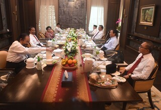Airlangga: Makan Siang dengan Jokowi Bahas Konsolidasi Politik