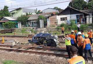 Kecelakaan KA Argo Sindoro Tabrak Mobil di Bekasi, 1 Tewas