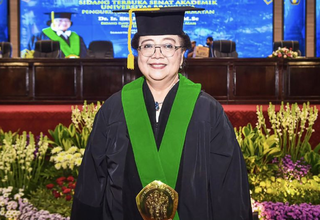 Siti Nurbaya Dikukuhkan Sebagai Profesor Kehormatan UB