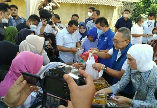 Mendag Bagikan 2.000 Liter Minyakita Gratis di Lampung