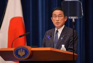 PM Jepang Terinfeksi Covid-19, Perjalanan Dibatalkan