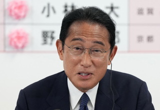 Dukungan ke PM Jepang Anjlok Diterpa Isu Gereja Unifikasi dan Covid-19
