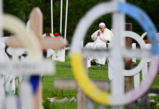 Paus Fransiskus Minta Maaf atas Kejahatan Gereja di Kanada