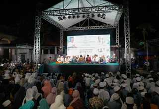 Ribuan Kiai-Santri Deklarasi Dukung Ganjar di Surabaya