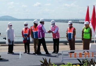 Jokowi Resmikan Pelabuhan Terbesar di Pulau Kalimantan