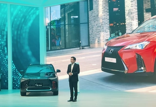 Toyota Boyong Mobil Listrik bZ4X di Pameran GIIAS 2022