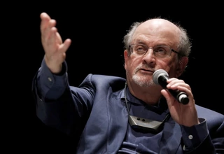 Polisi Selidiki Motif Penyerang Salman Rushdie dan Hubungannya dengan Iran