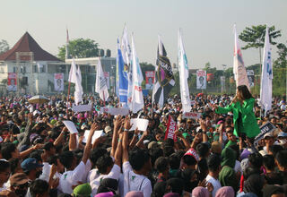 Ribuan Relawan Hadiri Gus Muhaimin Fest di Bandung