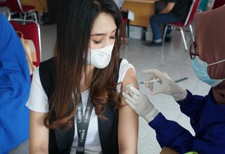 Cakupan Vaksinasi 253 Kabupaten/Kota Masih di Bawah 70%