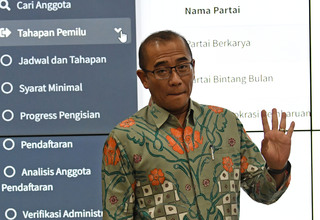 KPU Sebut Ada Problem Konstitusional jika Jokowi Jadi Cawapres