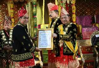 Mendagri Tito Karnavian Dianugerahi Gelar Adat Melayu Jambi