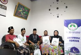 Santri Dukung Ganjar Banten Sumbangkan Sembako ke 3 Ponpes