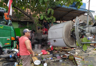Wali Kota Bekasi Sampaikan Belasungkawa pada Korban Kecelakaan Truk