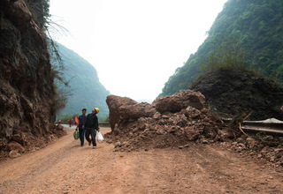 Gempa di Tiongkok Picu Tanah Longsor, 21 Orang Tewas