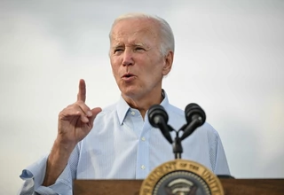 Survei: Joe Biden Memecah Belah Warga Amerika Serikat