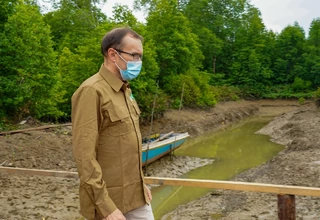 Siti Nurbaya Ajak Menteri Iklim dan Lingkungan Hidup Norwegia Tinjau Lokasi Rehabilitasi Mangrove