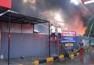 JNE Meminta Maaf atas Kebakaran Gudang di Cimanggis
