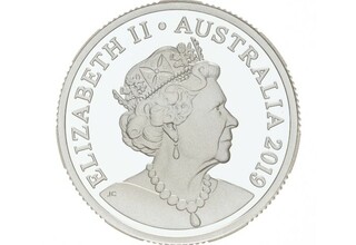 Kolektor Berebut Uang Koin dengan Wajah Ratu Elizabeth