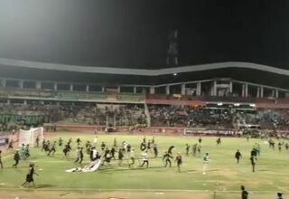 Persebaya Kalah, Bonek Mengamuk di Stadion Gelora Delta Sidoarjo
