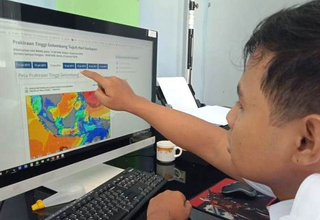 BMKG: Waspada Gelombang Tinggi di Samudra Hindia Selatan Banten
