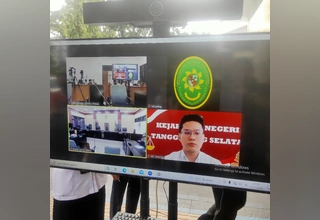 Sidang Putusan Indra Kenz Dibatasi oleh Kepolisian dan PN Tangerang