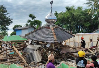 Cianjur Bangkit, Warga Sarampad Wetan Bangun Kembali Masjid