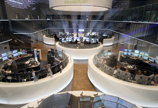Bursa Eropa Terbang 3% karena Imbal Hasil Obligasi Turun