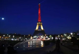 Lampu Menara Eiffel Dimatikan untuk Penghormatan Ratu Elizabeth II