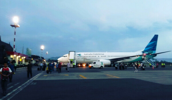 62+ Gambar Pesawat Garuda Indonesia Terbesar Kekinian