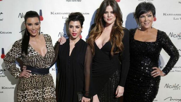 Kim Kardashian, Kourtney Kardashian, Khloe Kardashian dan Kris Jenner dalam kesempatan acara pembukaan toko Kmereka di Mirage Hotel and Casino, Las Vegas, Nevada, Amerika Serikat.
