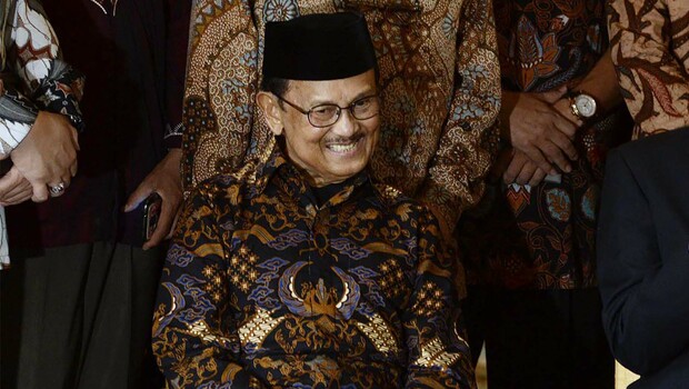 Pemerintahan bj jabatan dalam indonesia apakah habibie tertinggi apakah jabatan