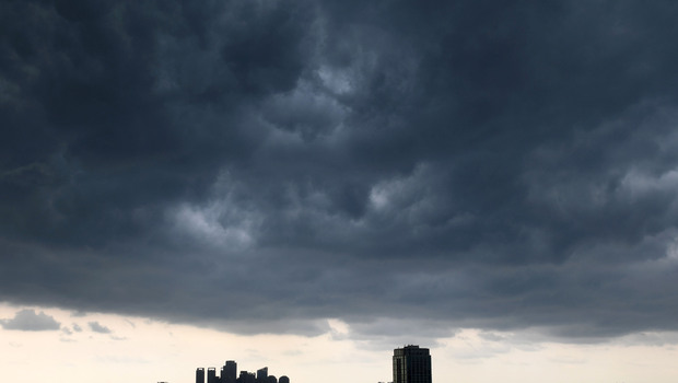 BMKG: Cuaca Jakarta Hari Ini Diguyur Hujan Ringan hingga Sedang