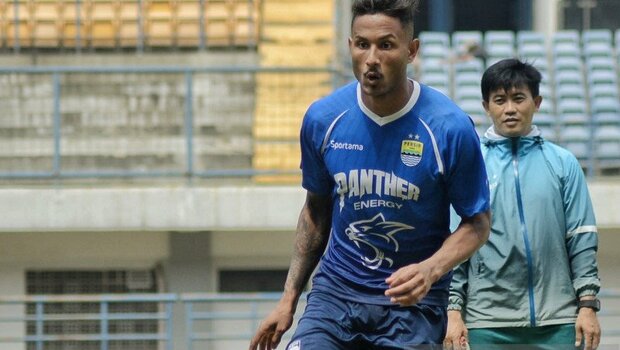 Penyerang Persib Bandung Wander Luiz. 
