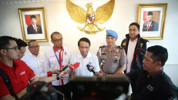 Menteri Pemuda dan Olahraga Zainudin Amali usai bertemu Kasatgas Anti Mafia Bola Hendro Pandowo di Jakarta, Senin 10 Februari 2020.