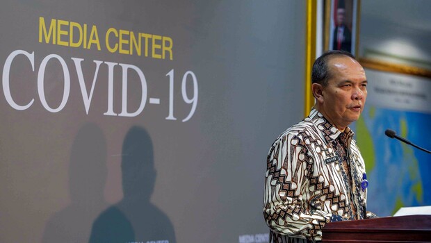 Plh Dirjen Imigrasi Jhoni Ginting memberikan keterangan terkait penanganan virus corona atau COVID-19 di Kantor Presiden Jakarta, Kamis, 12 Maret 2020.